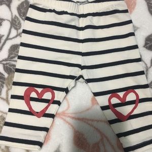 Stripped leggings with hearts